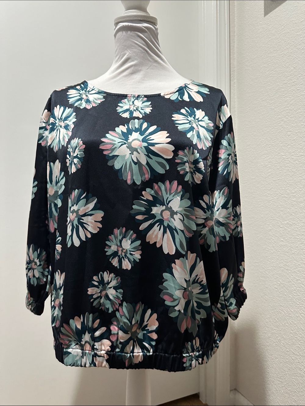 Ann Taylor Factory Navy Floral Scoop Neck Tunic with Teal and Blush Accents